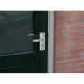 AXA Veiligheidsbeslag Curve Plus kortschild kruk Blok PC55 met kerntrekbeveiliging deurdikte 38 tot 58 mm SKG3 AXA Veiligheidsbeslag Curve Plus kortschild kruk Blok PC55 met kerntrekbeveiliging deurdikte 38 tot 58 mm SKG3