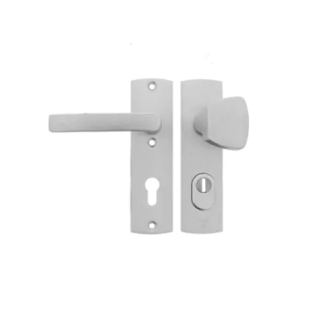AXA Veiligheidsbeslag Curve Plus kortschild S-knop/ kruk Blok PC72 met kerntrekbeveiliging deurdikte 38 tot 56 mm SKG3 AXA Veiligheidsbeslag Curve Plus kortschild S-knop/ kruk Blok PC72 met kerntrekbeveiliging deurdikte 38 tot 56 mm SKG3